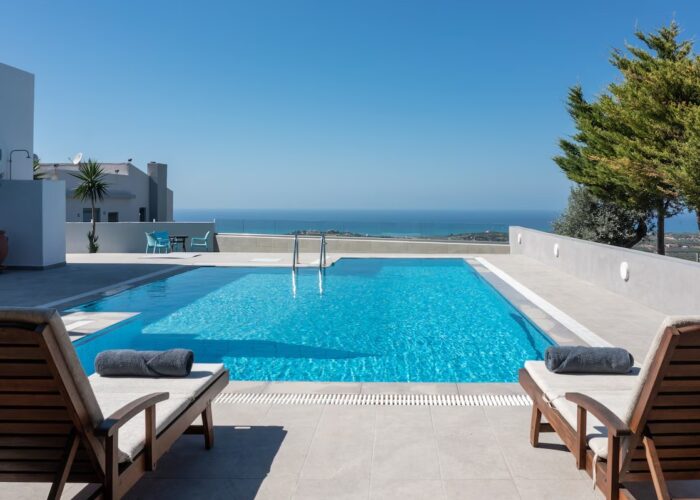 15) Felix Villa with magic view and heated pool