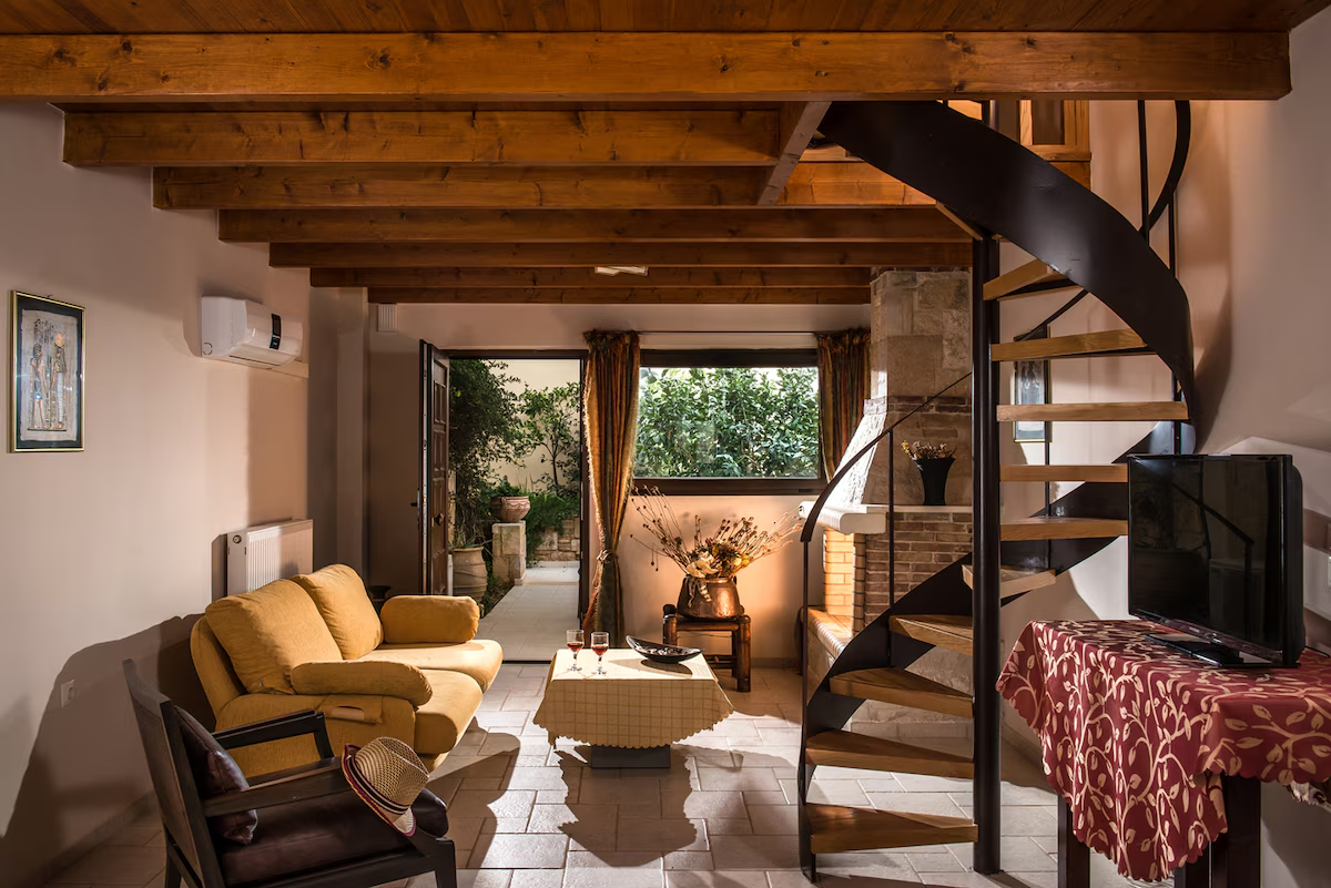 3) Aetherion Villas - Labyrinth